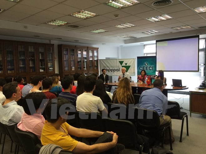 Представители Вьетнама приняли участие в беседе по экономической интеграции в Аргентине - ảnh 1